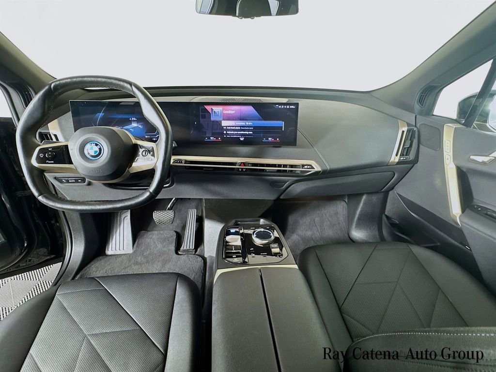 Used 2023 BMW iX xDrive50 w/ Sport Package AWD/4WD image 26