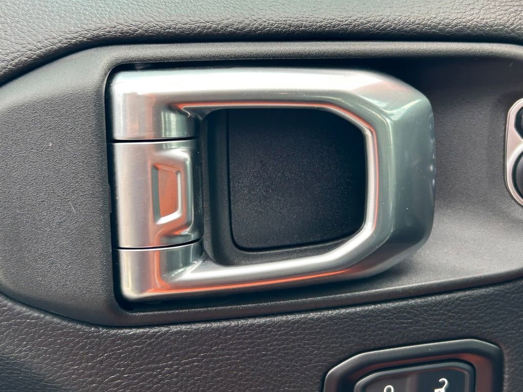 Used 2025 Jeep Gladiator Rubicon w/ Convenience Group image 25