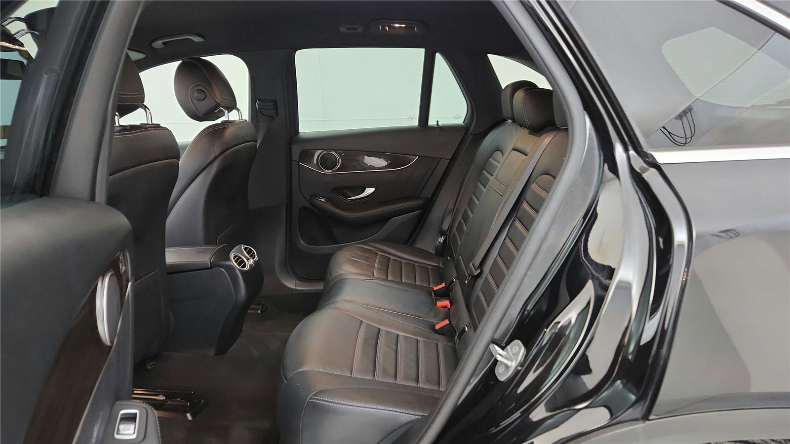 Used 2020 Mercedes-Benz GLC 300 4MATIC image 19