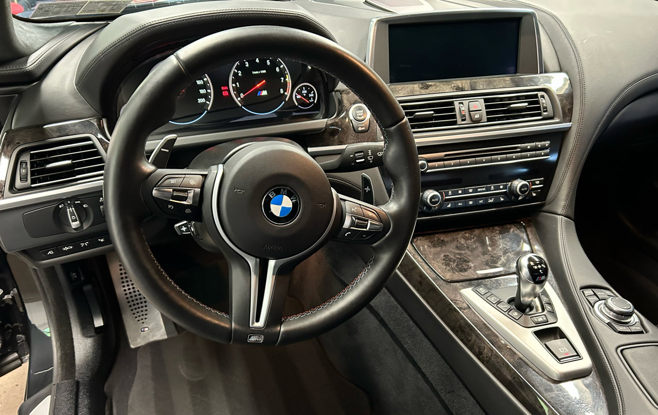 Used 2013 BMW M6 Coupe w/ Executive Pkg image 12