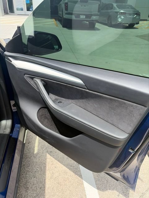 Used 2024 Tesla Model Y Performance AWD/4WD image 19