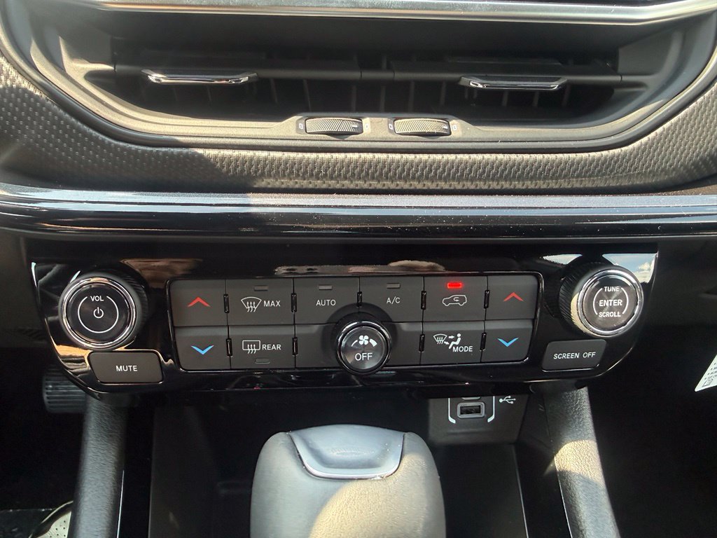 New 2026 Jeep Compass Latitude AWD/4WD image 25