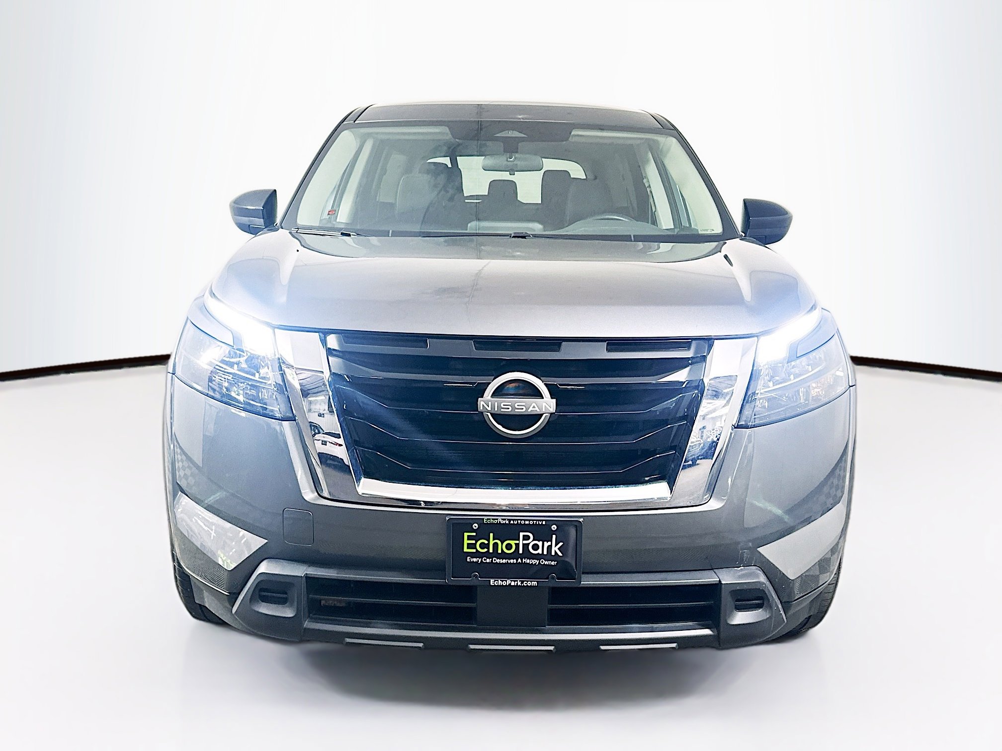Used 2024 Nissan Pathfinder S AWD/4WD image 2