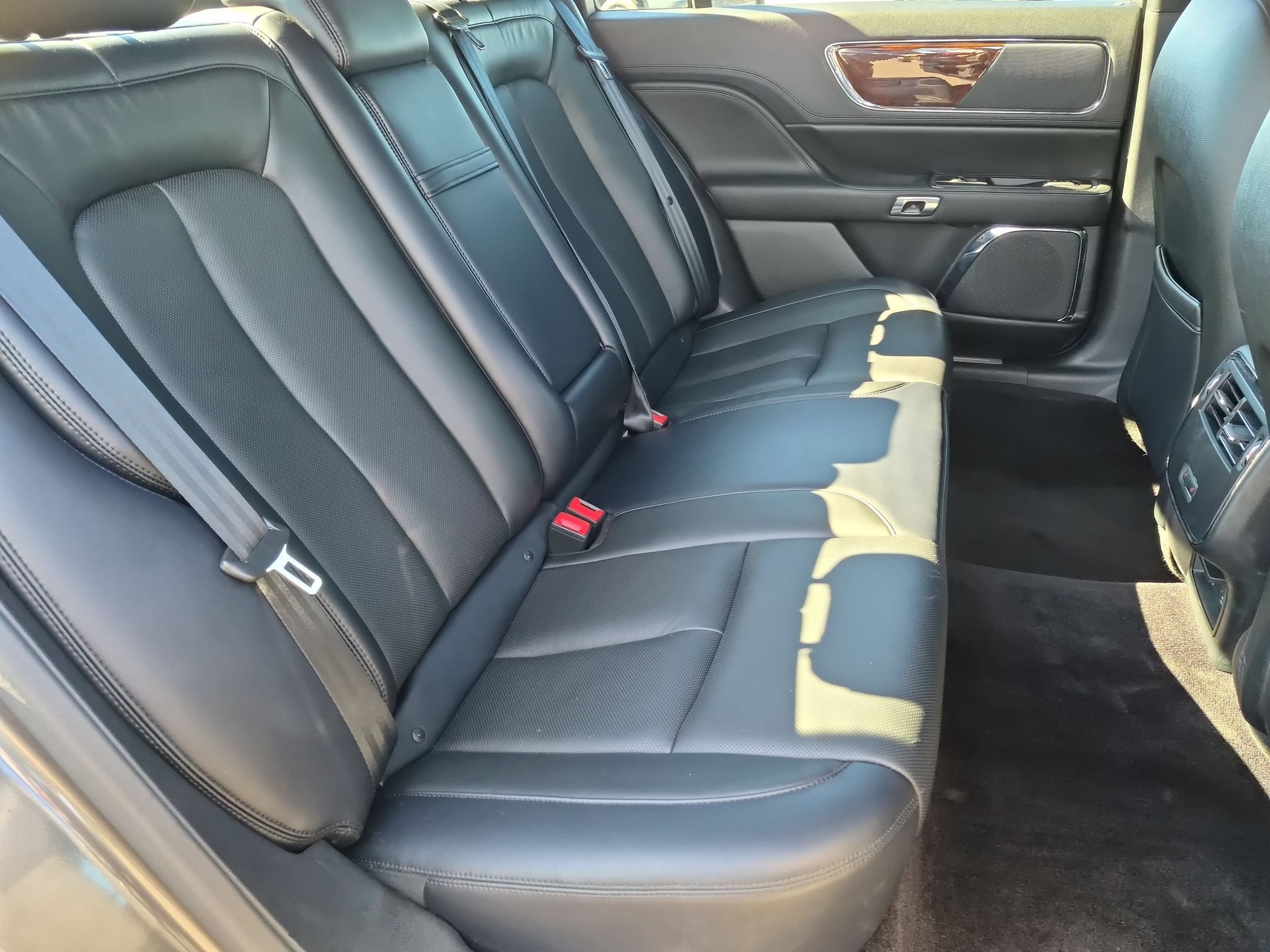 Used 2017 Lincoln Continental Select AWD/4WD image 26