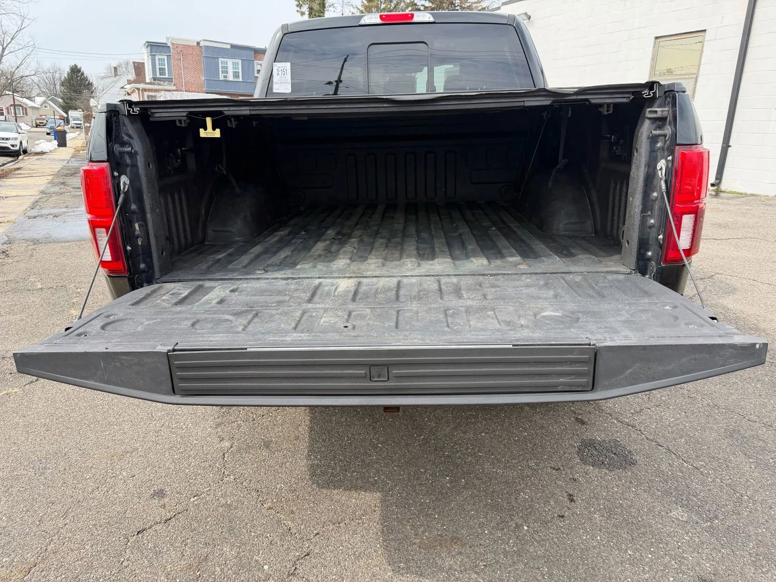 Used 2018 Ford F150 Lariat w/ Equipment Group 502A Luxury image 8