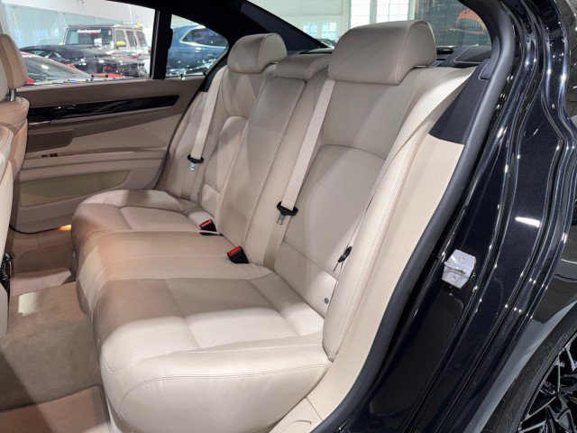 Used 2014 BMW 750i RWD image 58