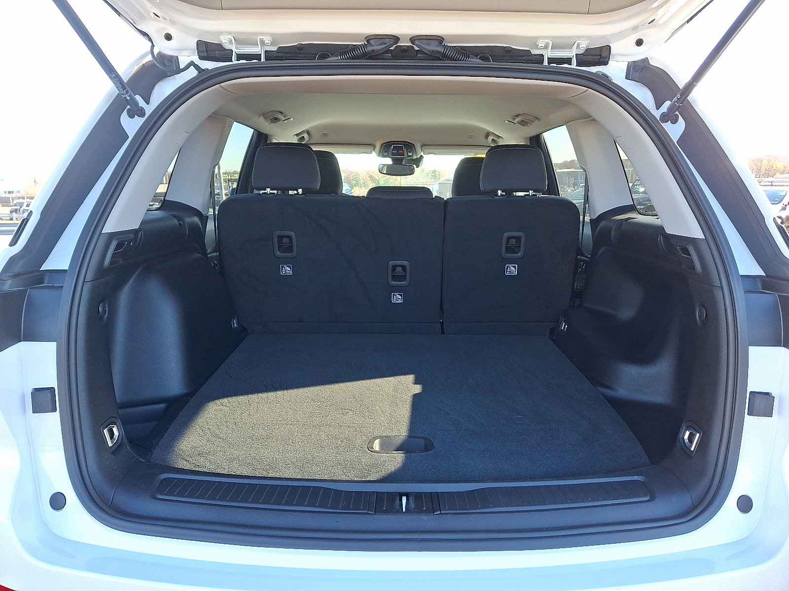 Certified 2024 Jeep Grand Cherokee Laredo image 29