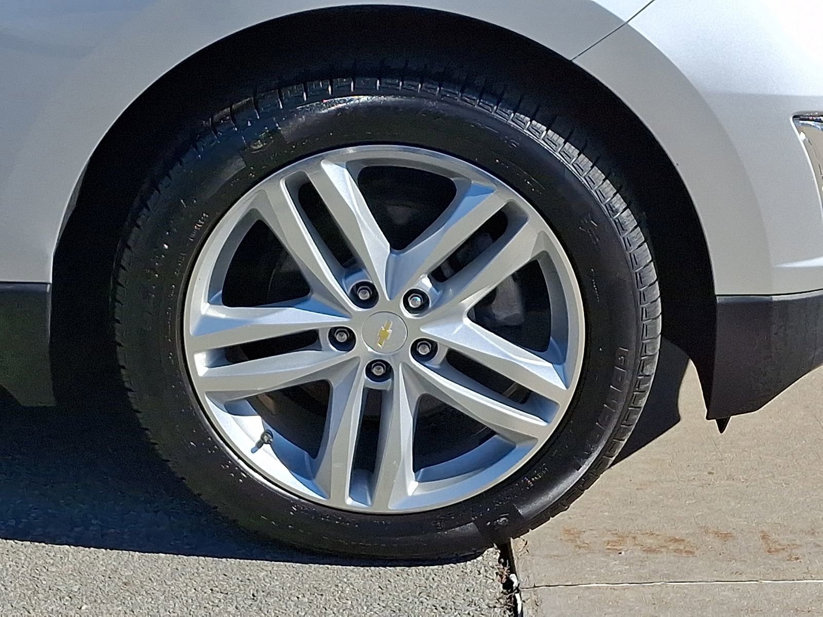 Used 2019 Chevrolet Equinox Premier image 8