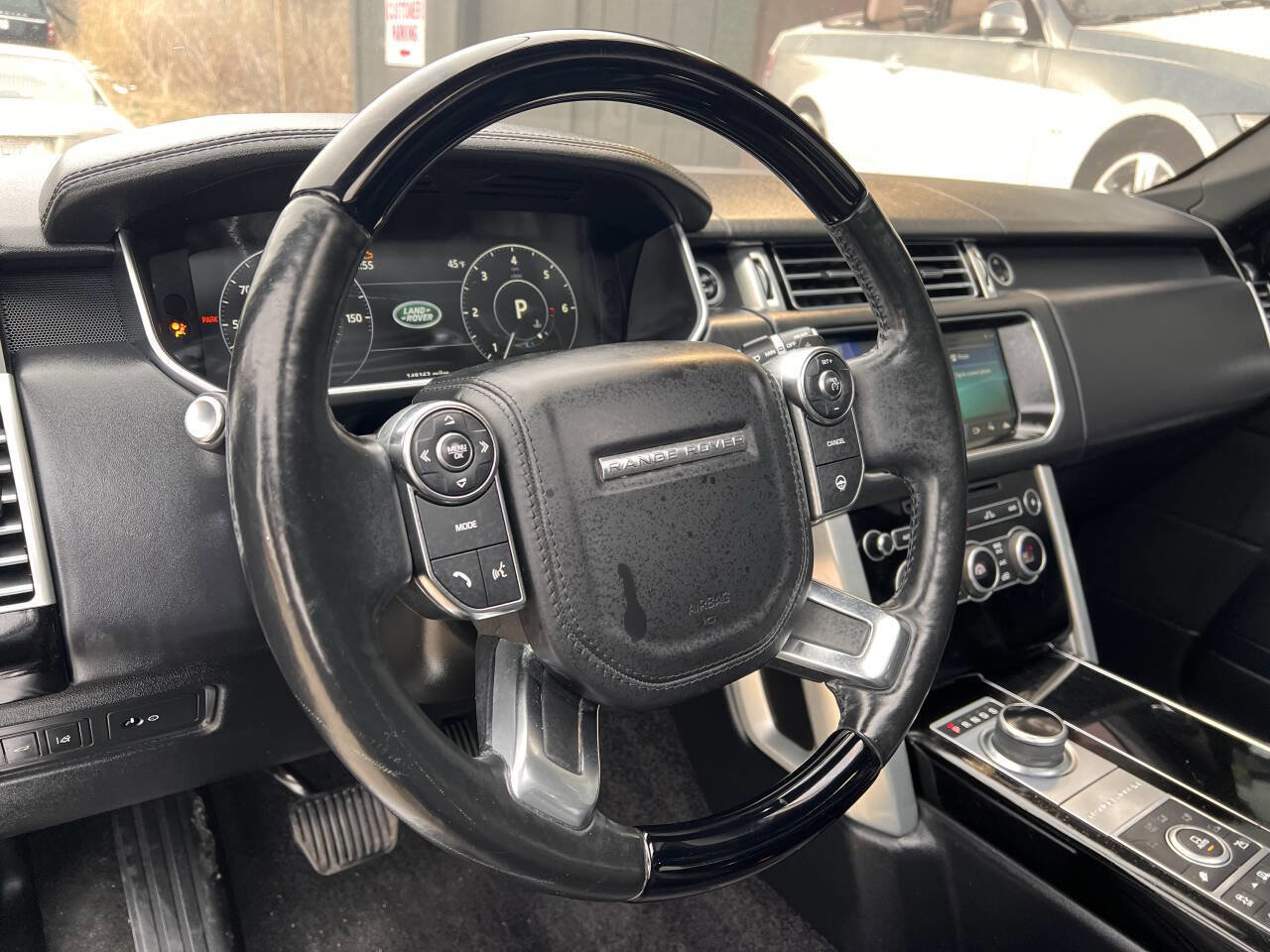 Used 2017 Land Rover Range Rover HSE image 13