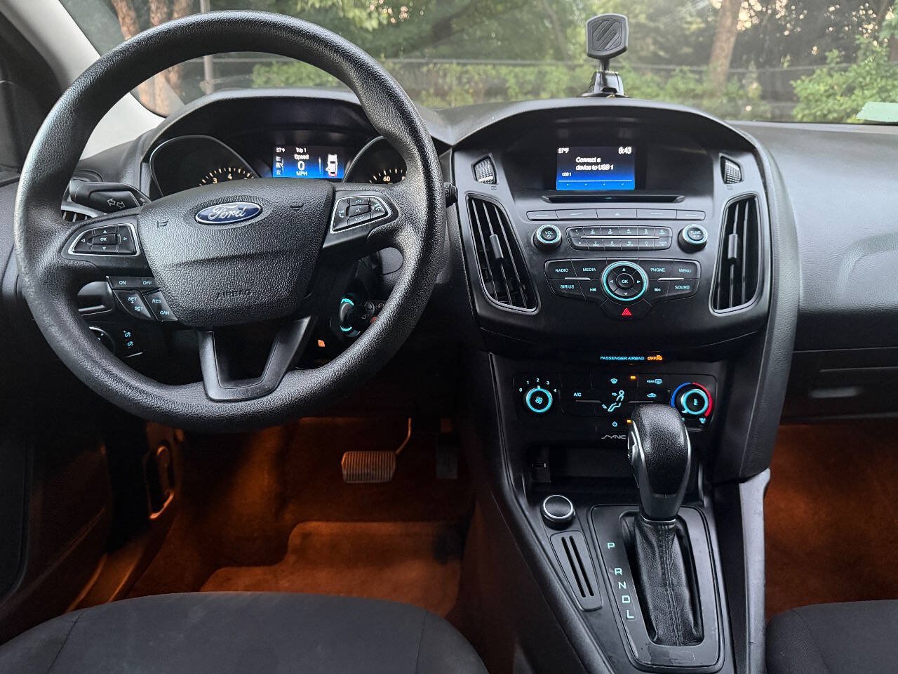 Used 2017 Ford Focus SE FWD image 21
