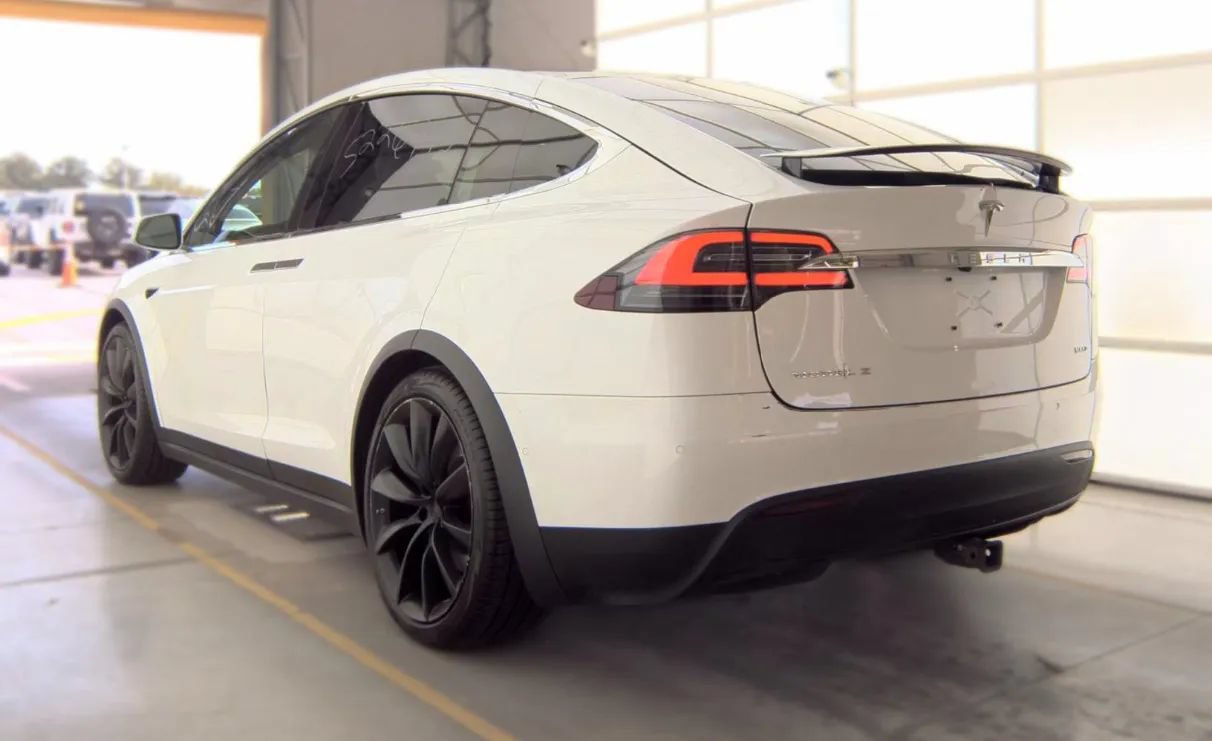Used 2018 Tesla Model X 100D AWD/4WD image 4