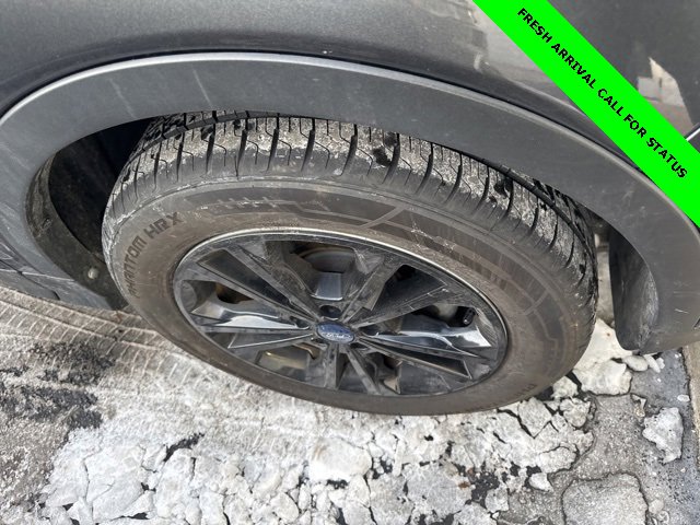 Used 2018 Ford Escape SE w/ Ford Safe & Smart Package image 4