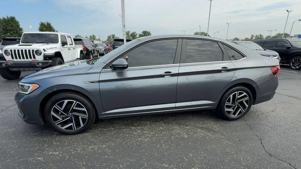 Used 2022 Volkswagen Jetta SEL FWD image 5