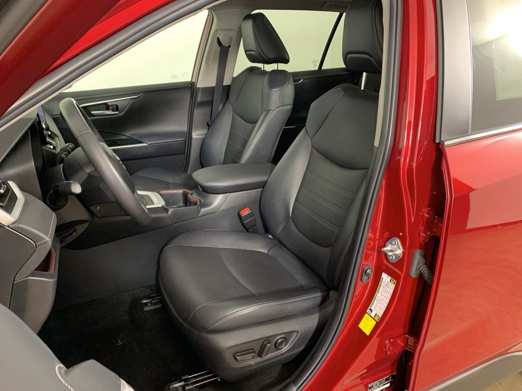 Used 2023 Toyota RAV4 Limited image 32