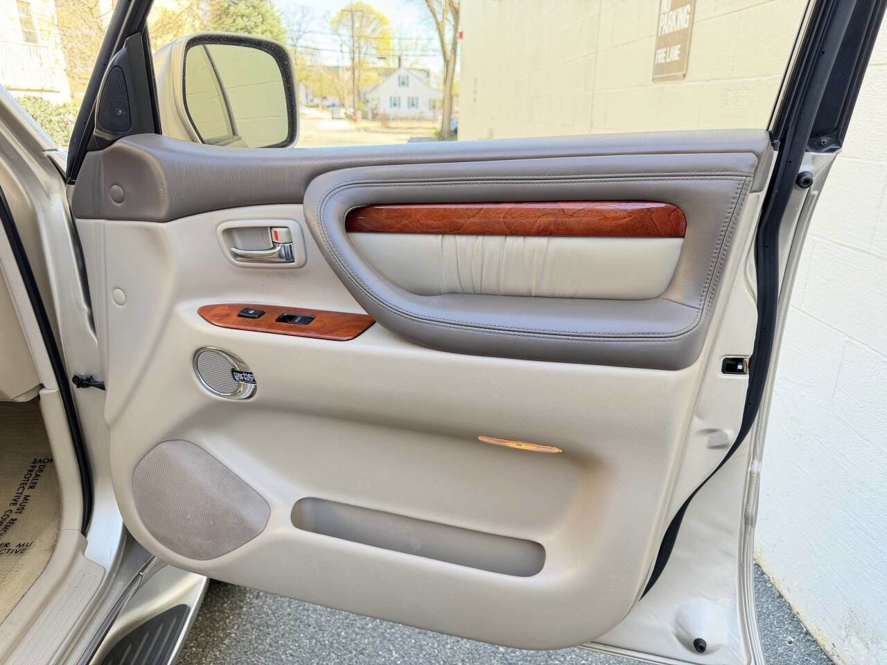 Used 2001 Lexus LX 470 4WD image 23