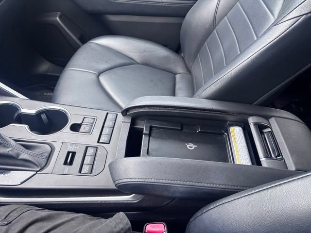 Used 2021 Toyota Highlander XLE AWD/4WD image 31