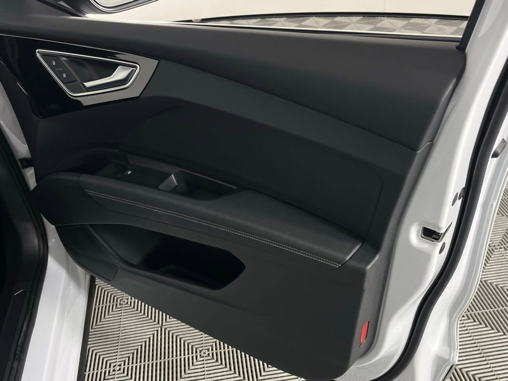 Used 2024 Audi Q4 e-tron Premium Plus w/ Premium Plus image 33