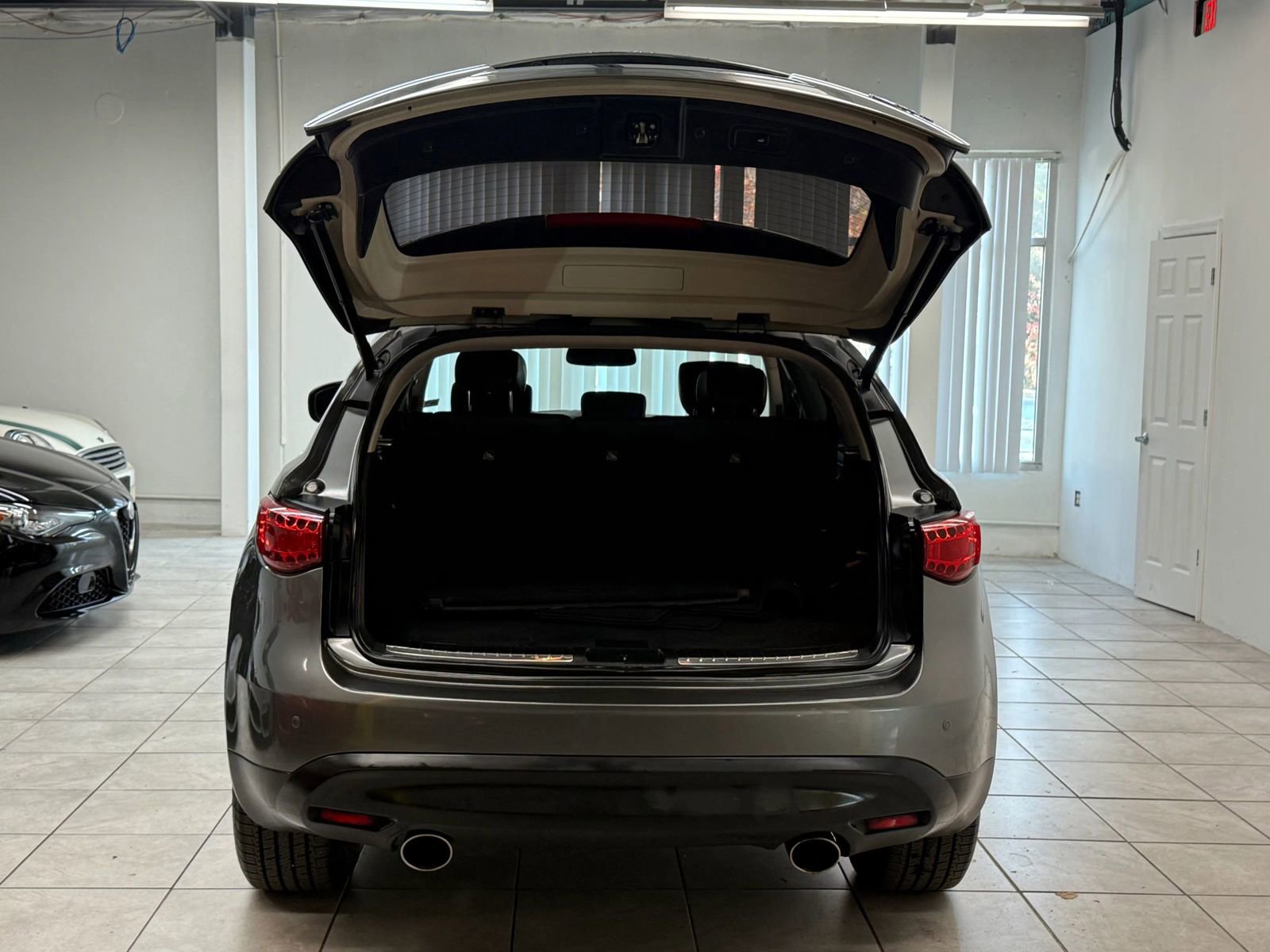 Used 2014 INFINITI QX70 3.7 w/ Premium Package image 14