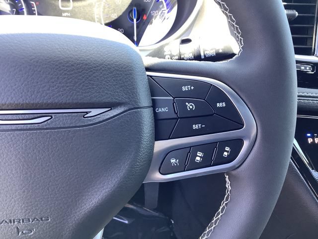 New 2027 Chrysler Pacifica Select FWD image 12