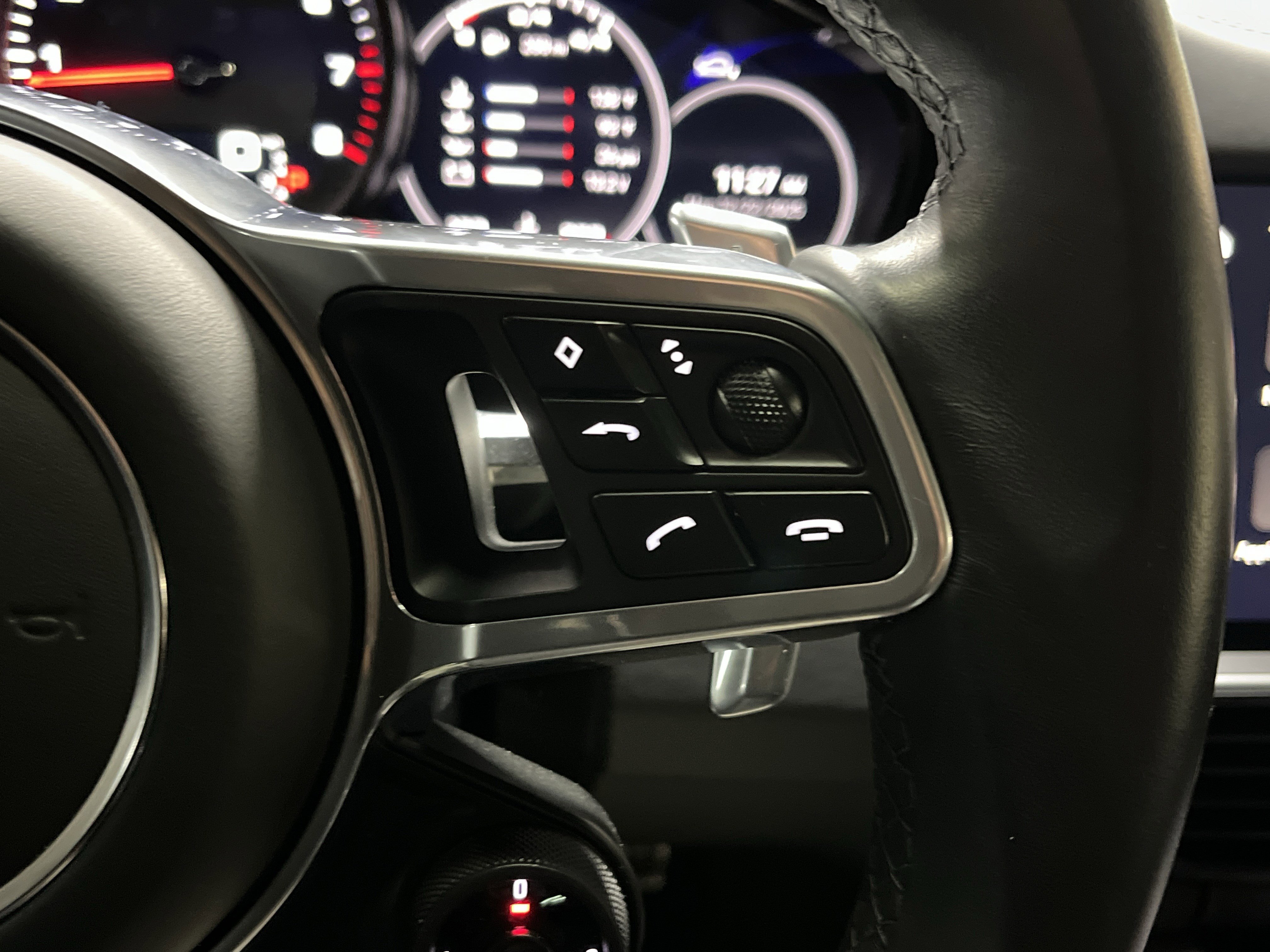 Used 2023 Porsche Cayenne GTS image 20