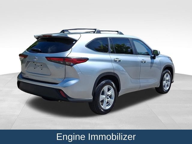 Used 2023 Toyota Highlander L FWD image 7