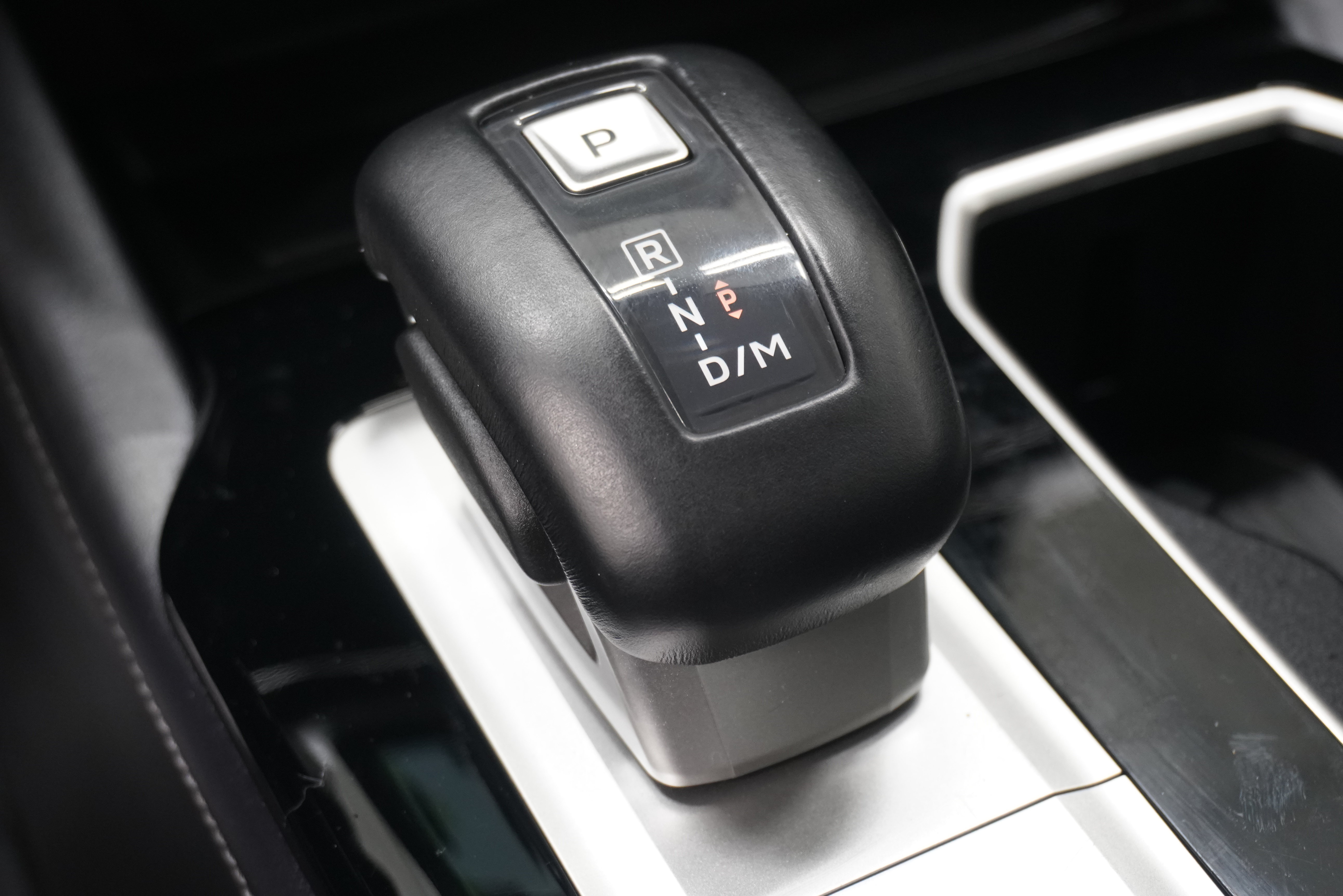 Used 2025 Mitsubishi Outlander SE FWD image 25