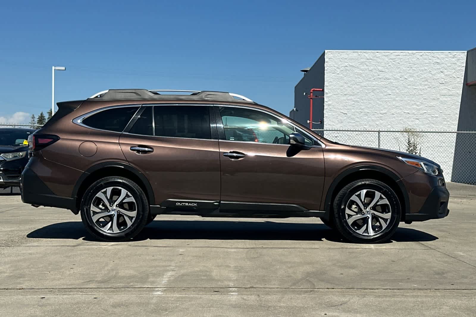 Used 2020 Subaru Outback Touring XT AWD/4WD image 2
