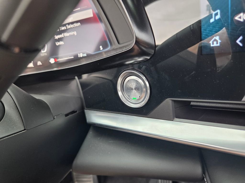 Used 2025 Chevrolet Corvette Z06 image 27