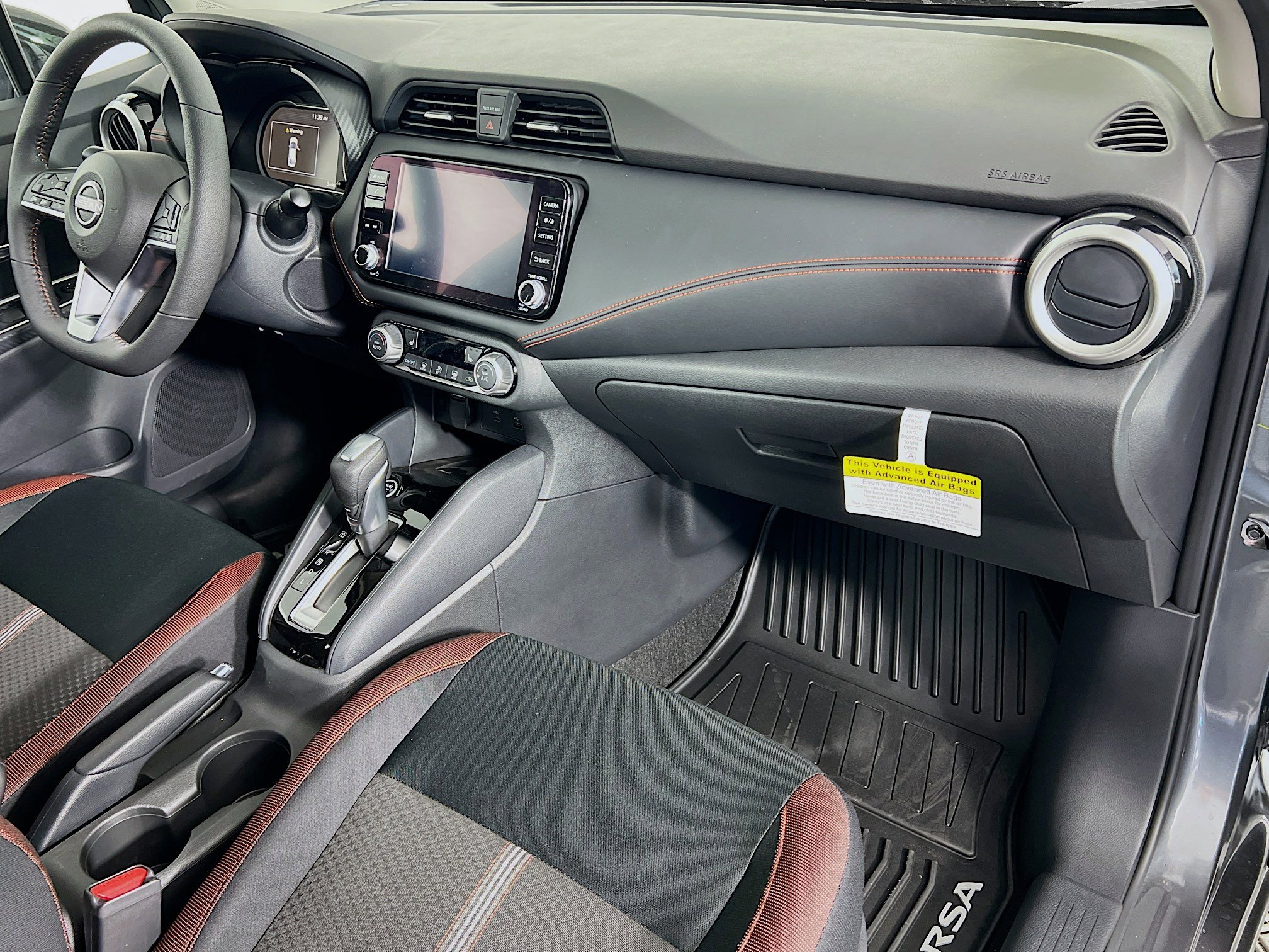 New 2025 Nissan Versa SR w/ Trunk Package image 19