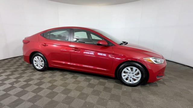 Used 2017 Hyundai Elantra SE FWD video 3