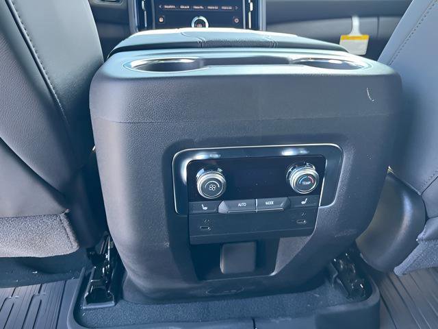 New 2026 GMC Yukon AT4 AWD/4WD image 30