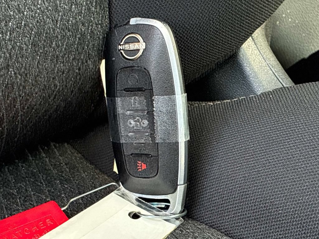 Used 2024 Nissan Rogue SV AWD/4WD image 17