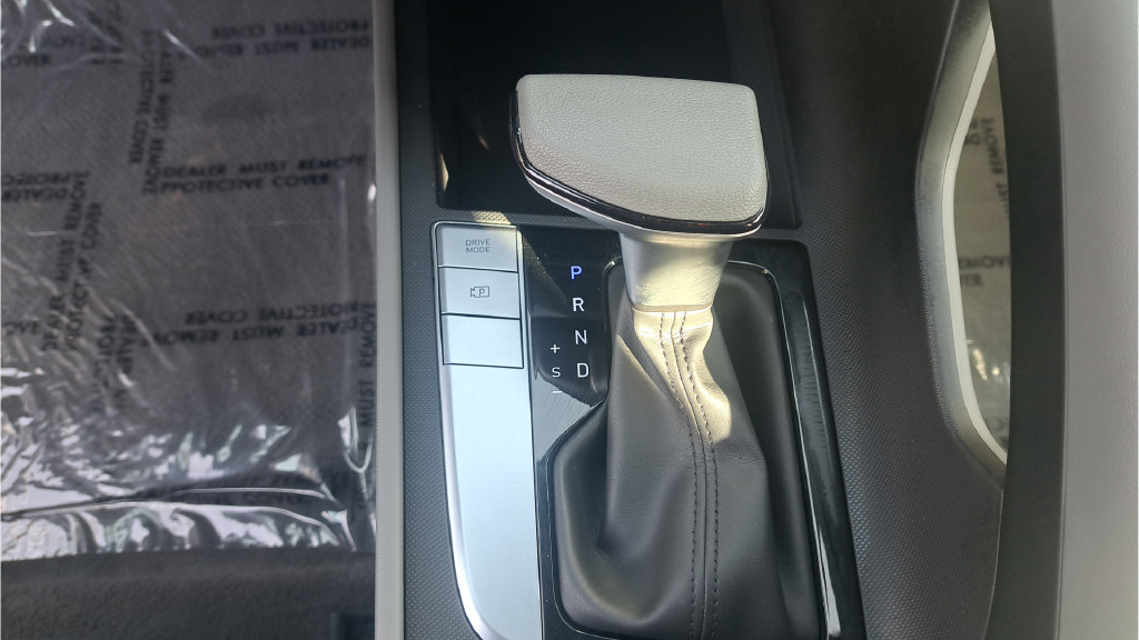 Used 2024 Hyundai Elantra SEL FWD image 35