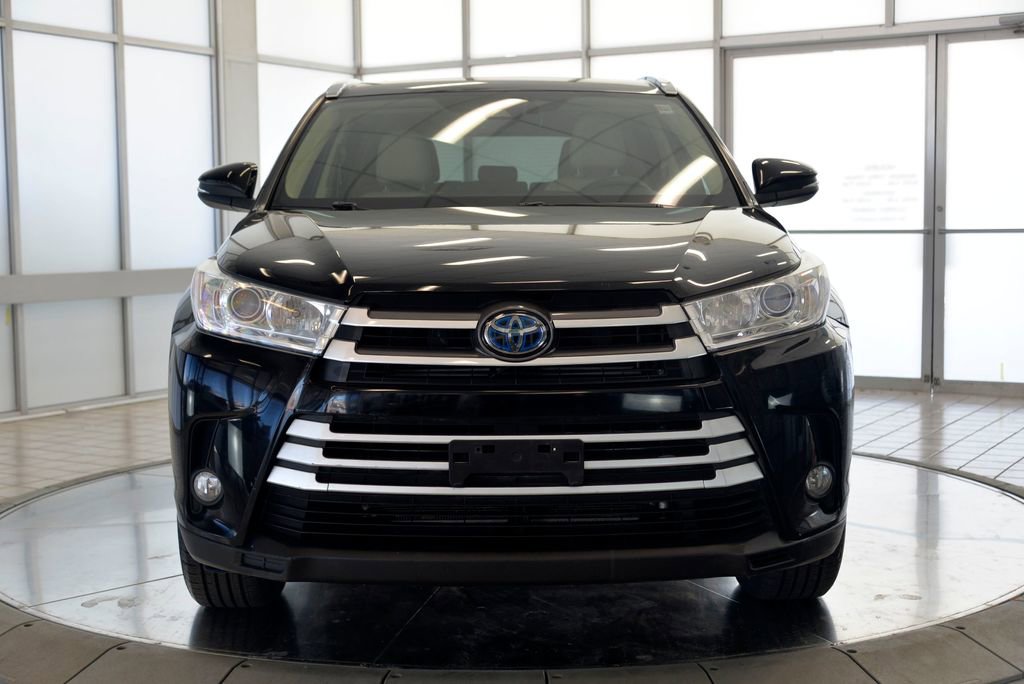 Used 2019 Toyota Highlander XLE image 3