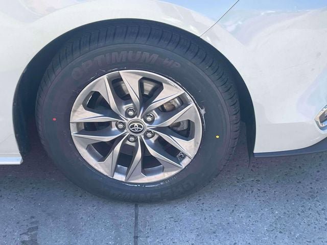 Used 2023 Toyota Sienna XLE FWD image 9