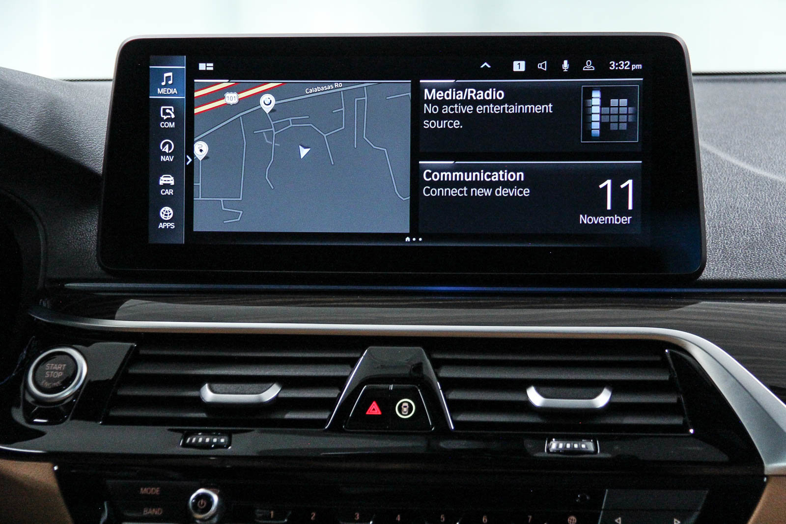 Certified 2023 BMW 530e w/ Convenience Package image 15