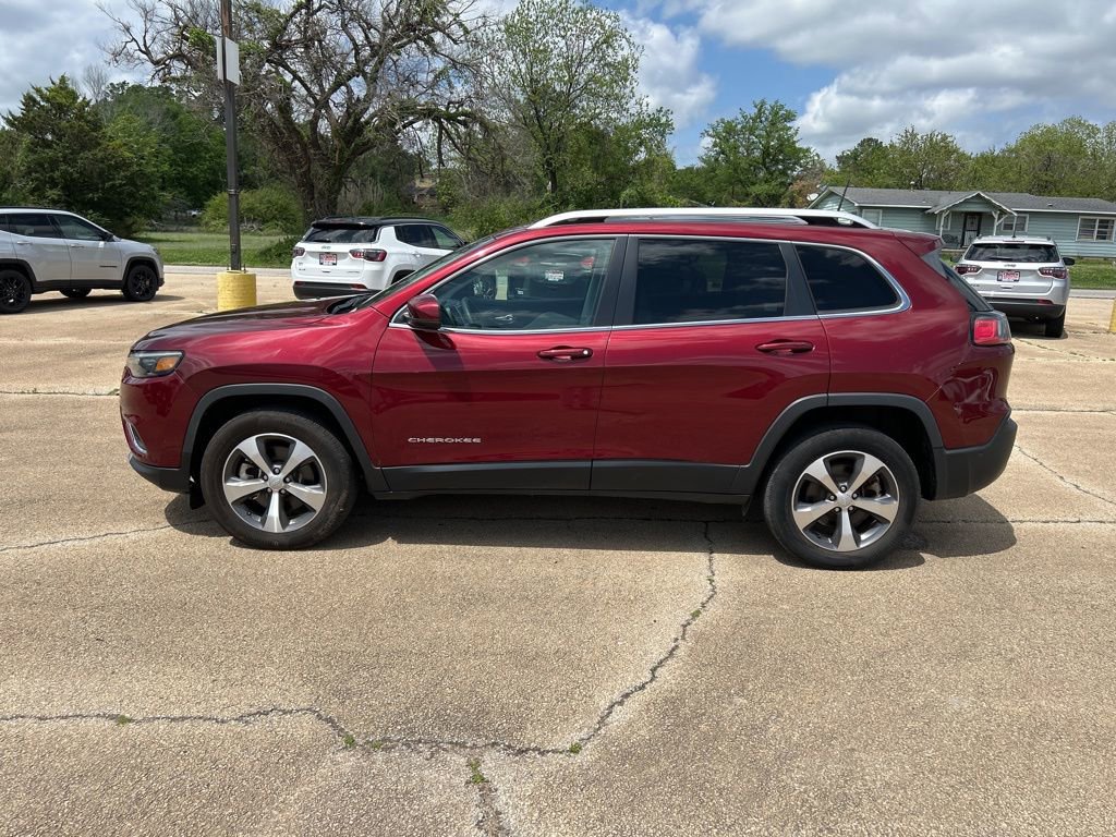 Used 2021 Jeep Cherokee Limited w/ Elite Package image 2