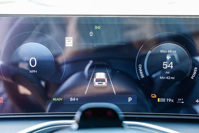 New 2026 Hyundai Ioniq 9 SE w/ Tow & Go Package image 26