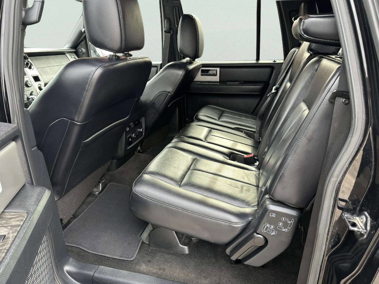 Used 2017 Ford Expedition Max Limited image 11