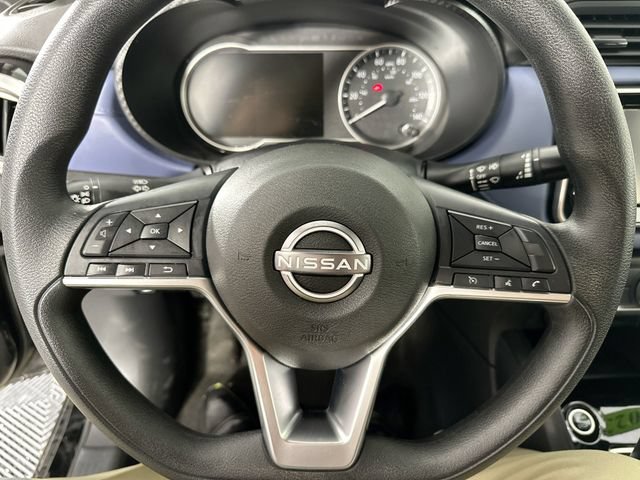 Used 2023 Nissan Versa SV FWD image 18