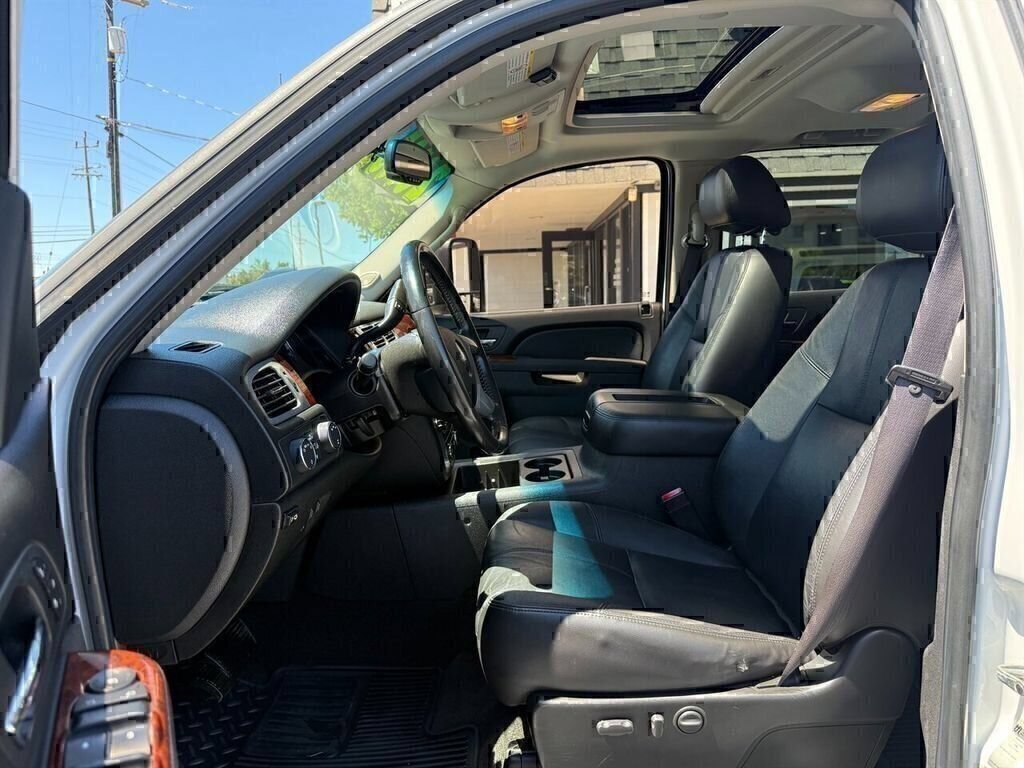 Used 2010 GMC Sierra 2500 SLT w/ SLT Convenience Package AWD/4WD image 12