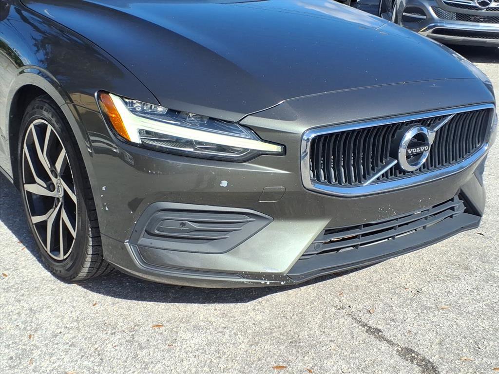 Used 2019 Volvo S60 T6 Momentum w/ Premium Package image 9