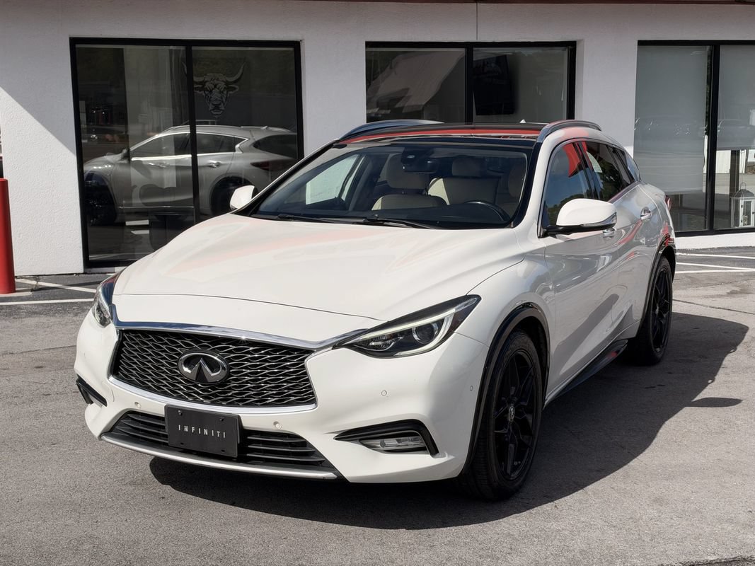 Used 2017 INFINITI QX30 Premium w/ Navigation Package FWD image 10