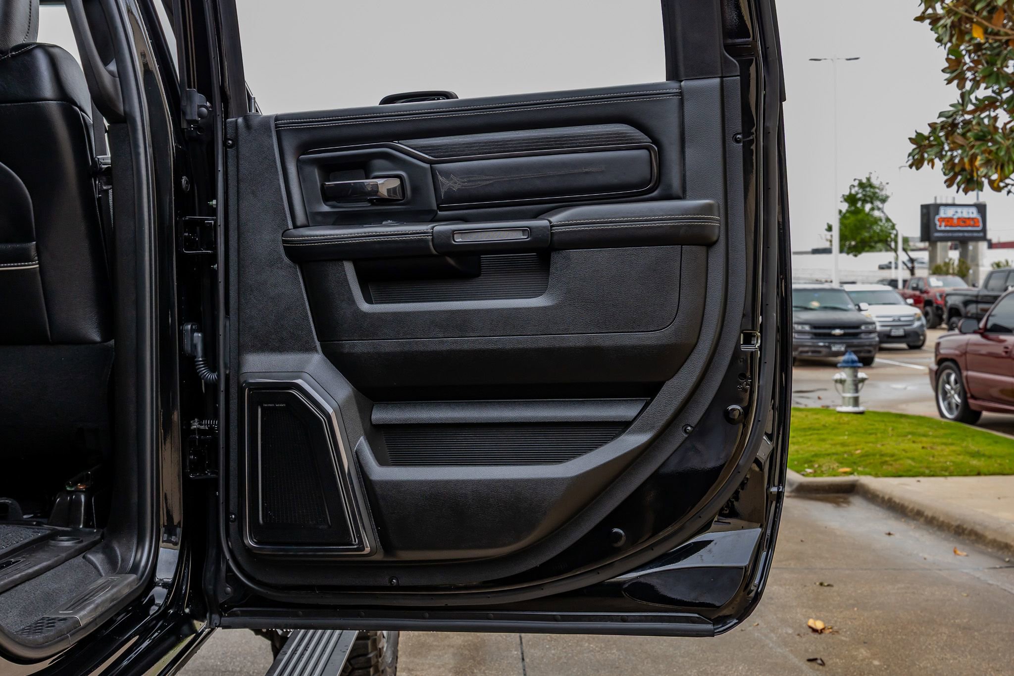 Used 2024 RAM 2500 Limited image 39