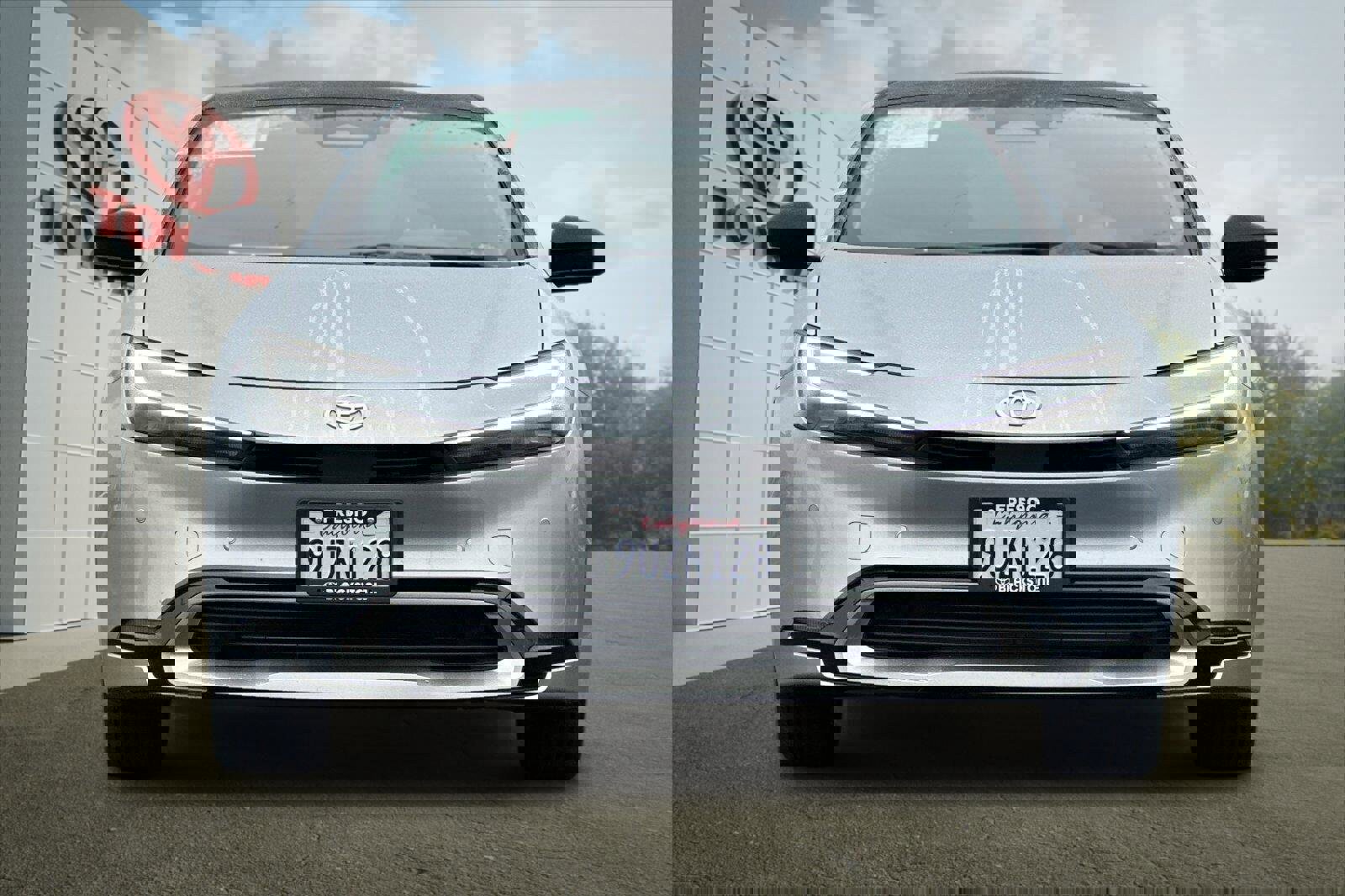 Used 2025 Toyota Prius SE image 8