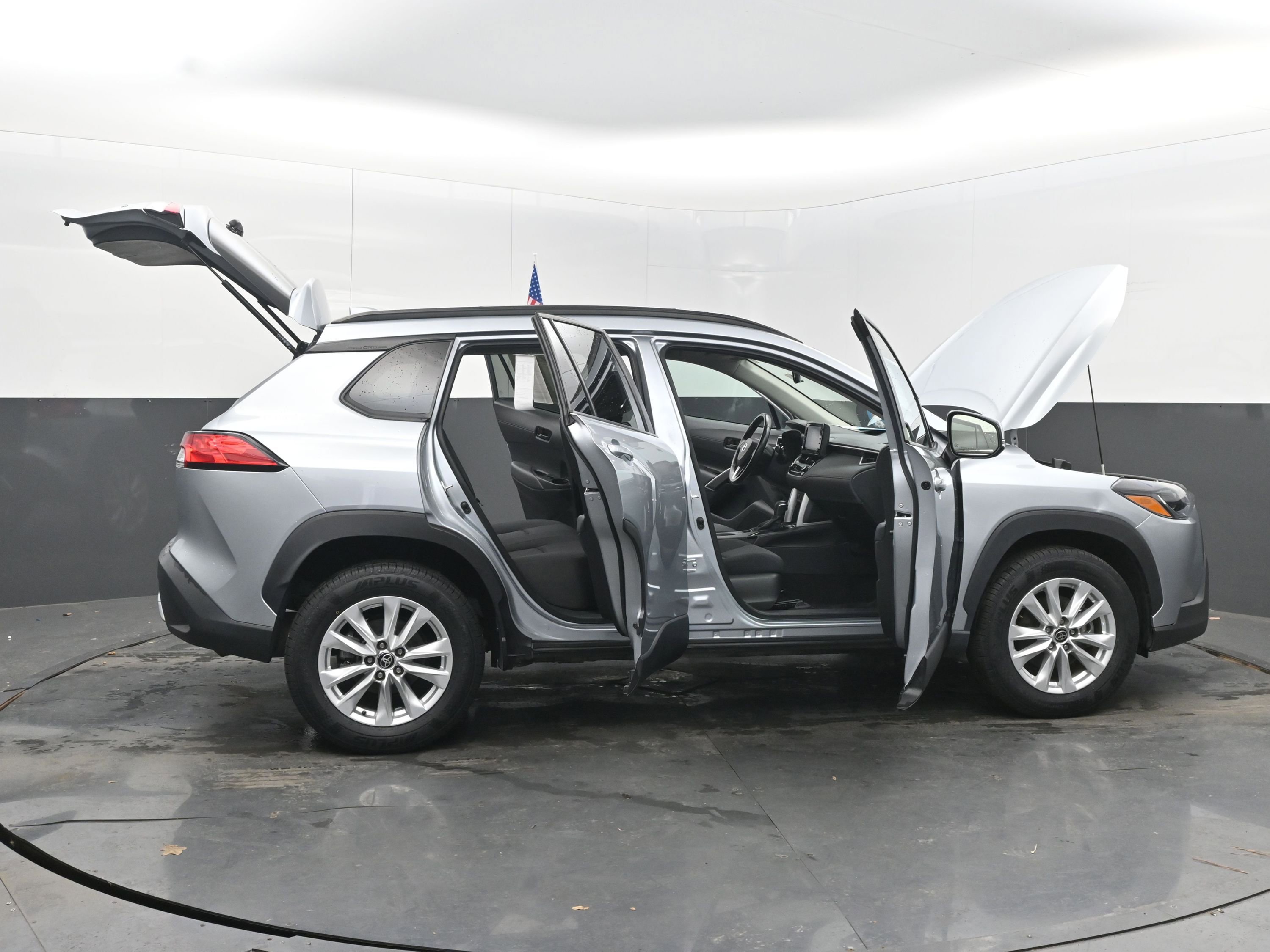 Used 2022 Toyota Corolla Cross LE image 45