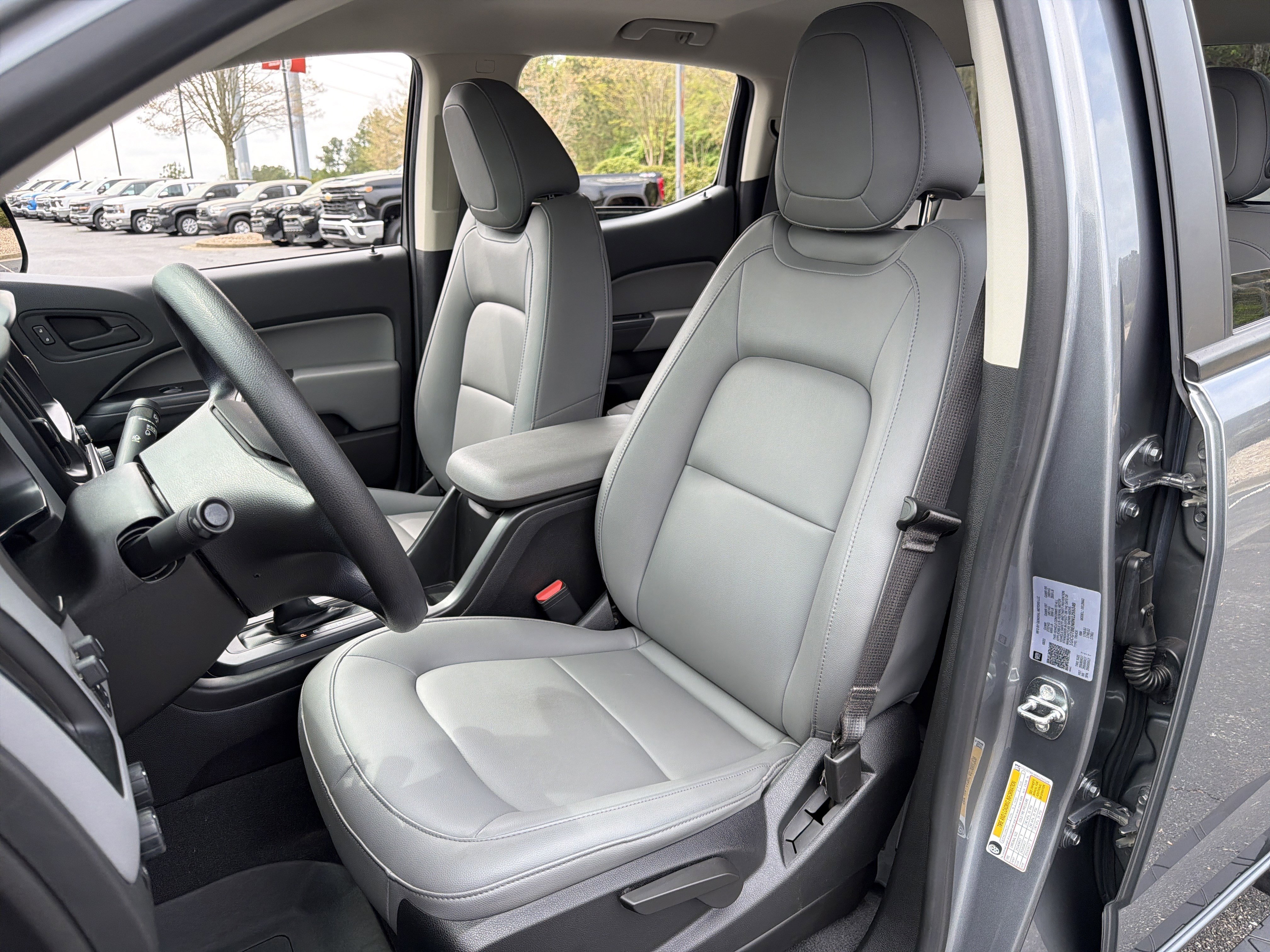 Used 2022 Chevrolet Colorado W/T w/ WT Convenience Package AWD/4WD image 9
