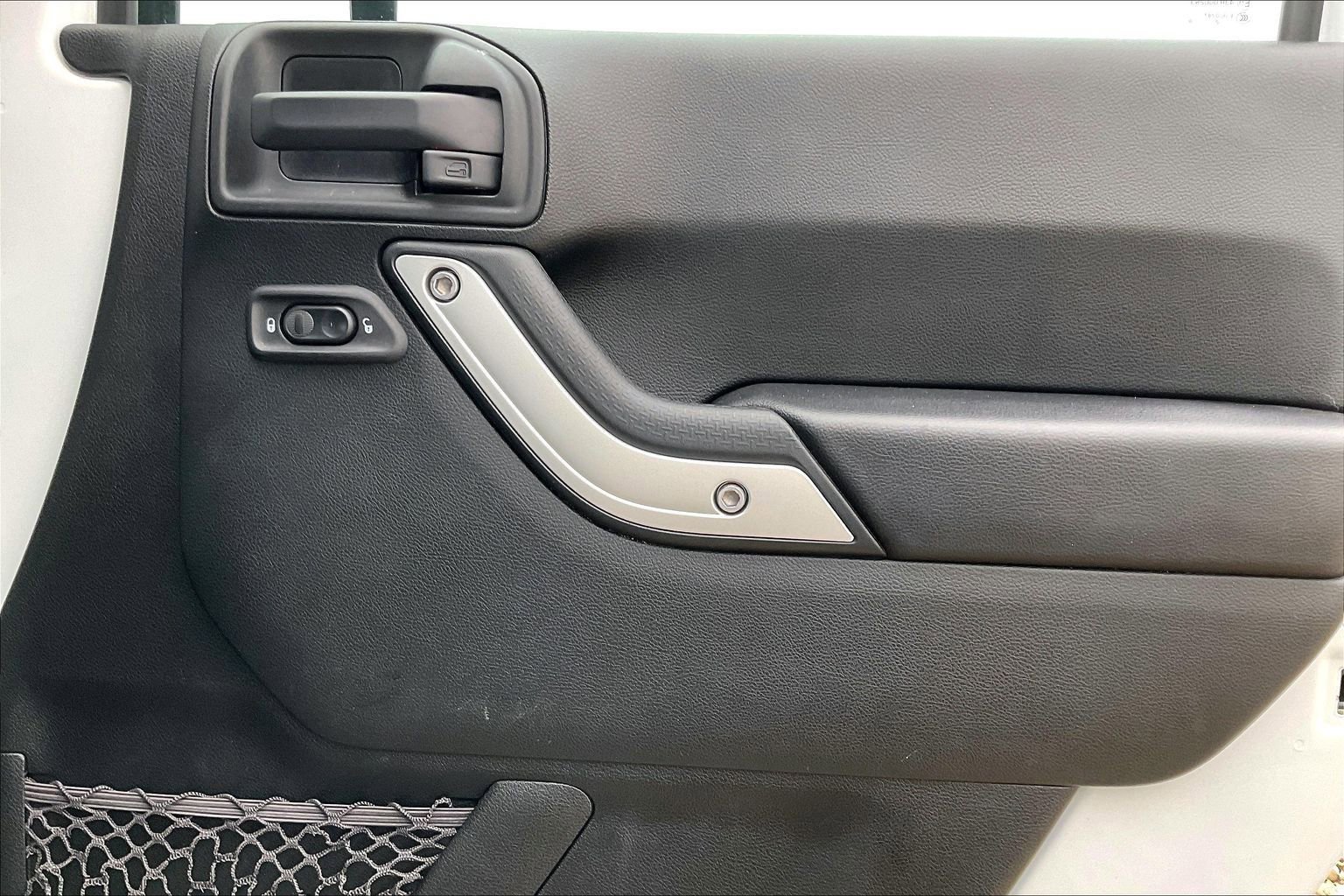 Used 2018 Jeep Wrangler Unlimited Rubicon w/ Cold Weather Group image 19