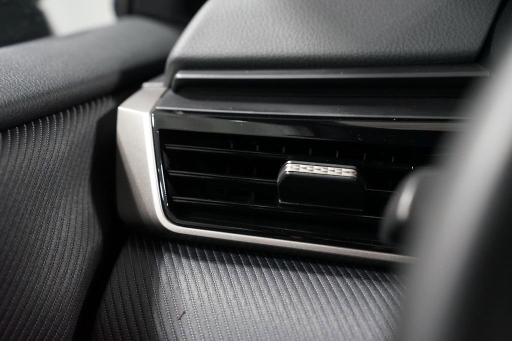 Certified 2025 Toyota Camry SE image 25