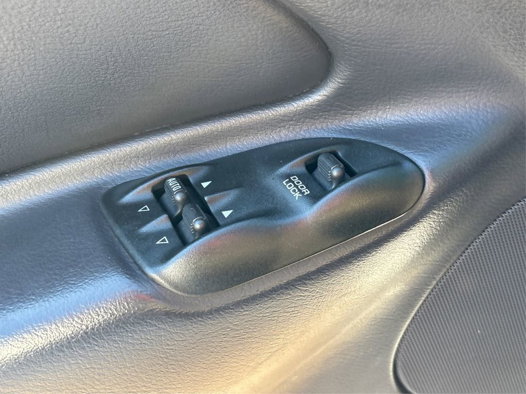 Used 2001 Plymouth Prowler Base image 25